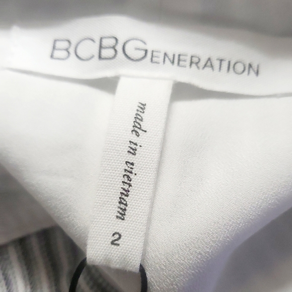 NWT BCBGeneration Black & White Pinstriped Cropped High Rise Pants Size 2 - Picture 7 of 10